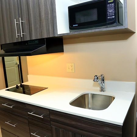 Americas Best Value Inn & Suites-Prairieville Екстер'єр фото