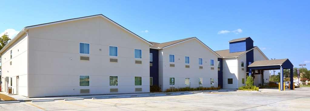 Americas Best Value Inn & Suites-Prairieville Екстер'єр фото