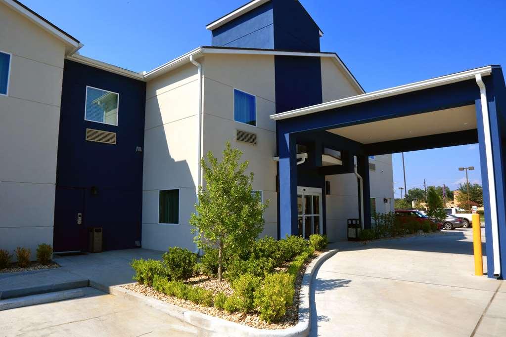 Americas Best Value Inn & Suites-Prairieville Екстер'єр фото