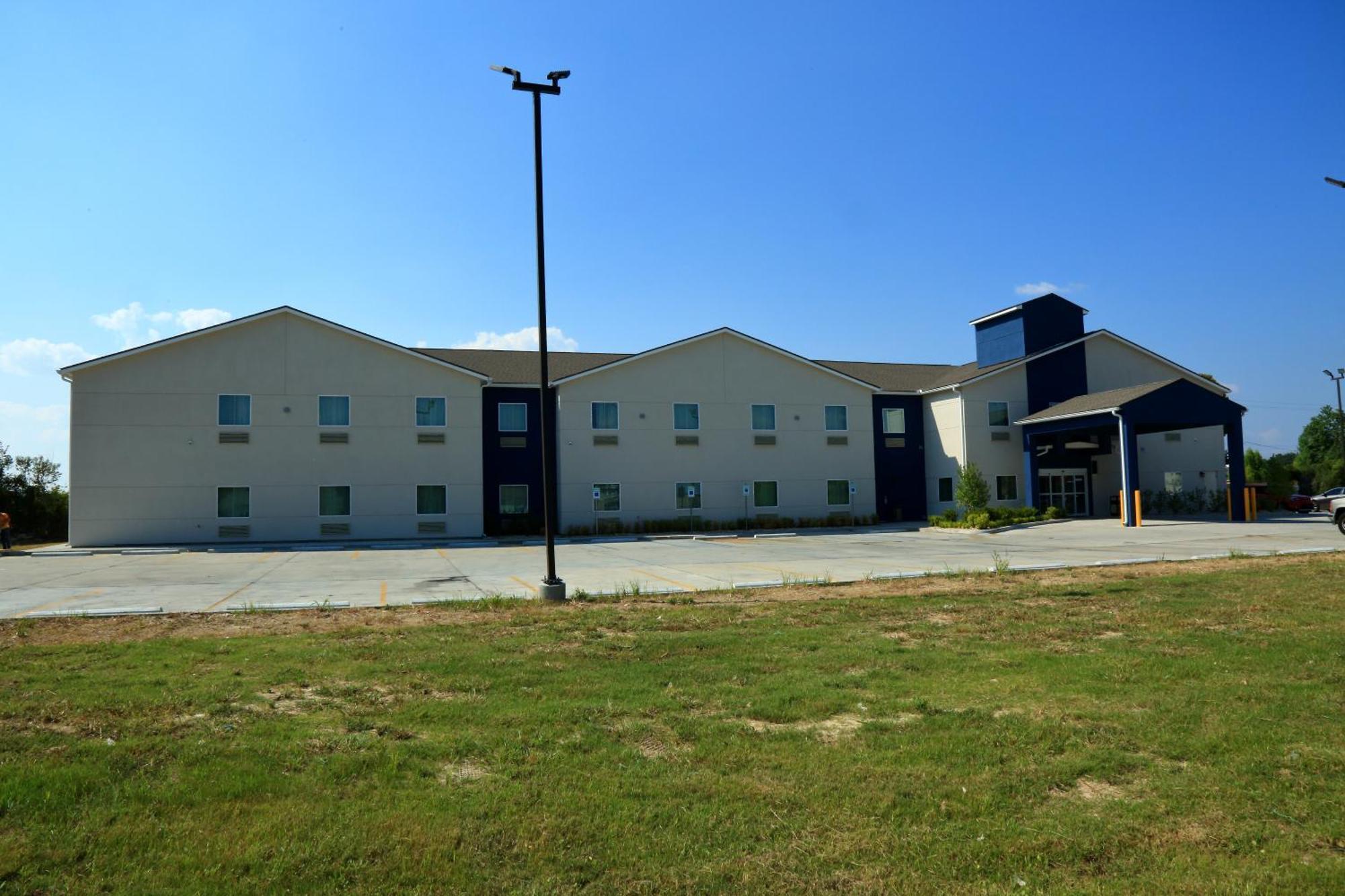 Americas Best Value Inn & Suites-Prairieville Екстер'єр фото