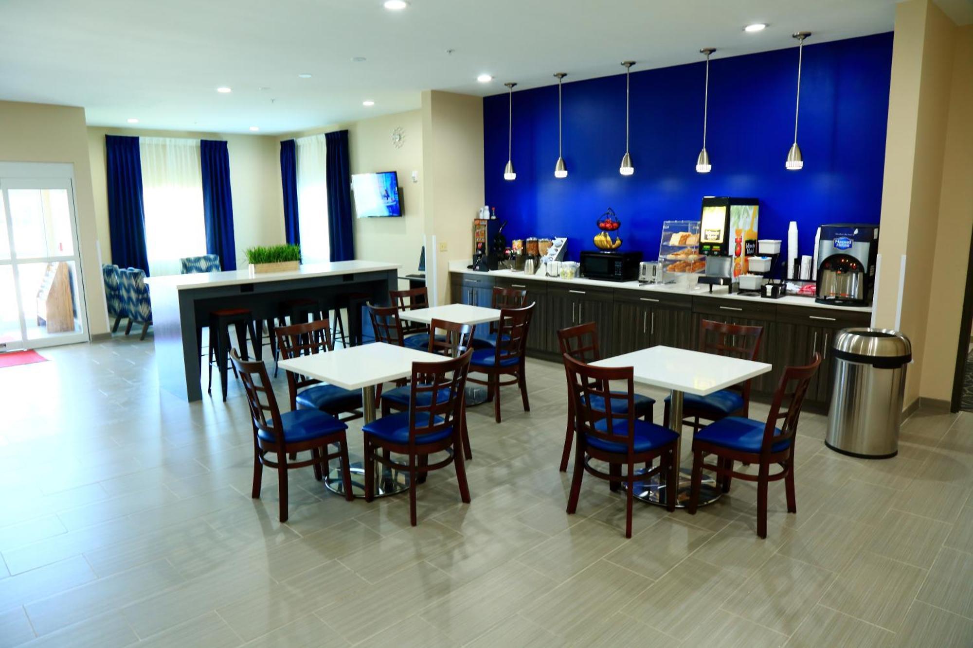 Americas Best Value Inn & Suites-Prairieville Екстер'єр фото